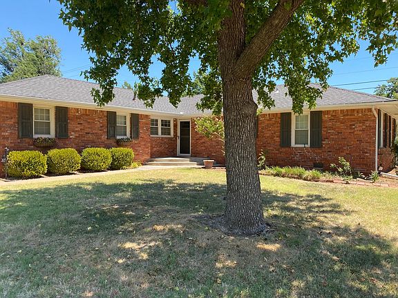 3rd image of 2637 Huntleigh Dr