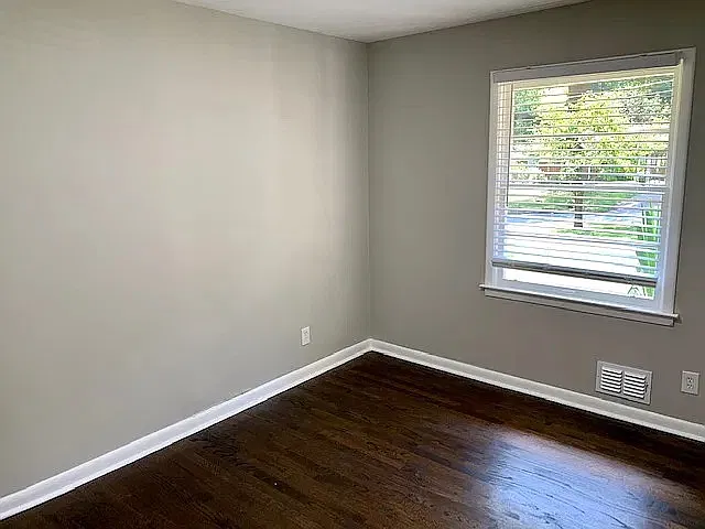 3 bed, 1110 sqft, $1,800 — Photo 3
