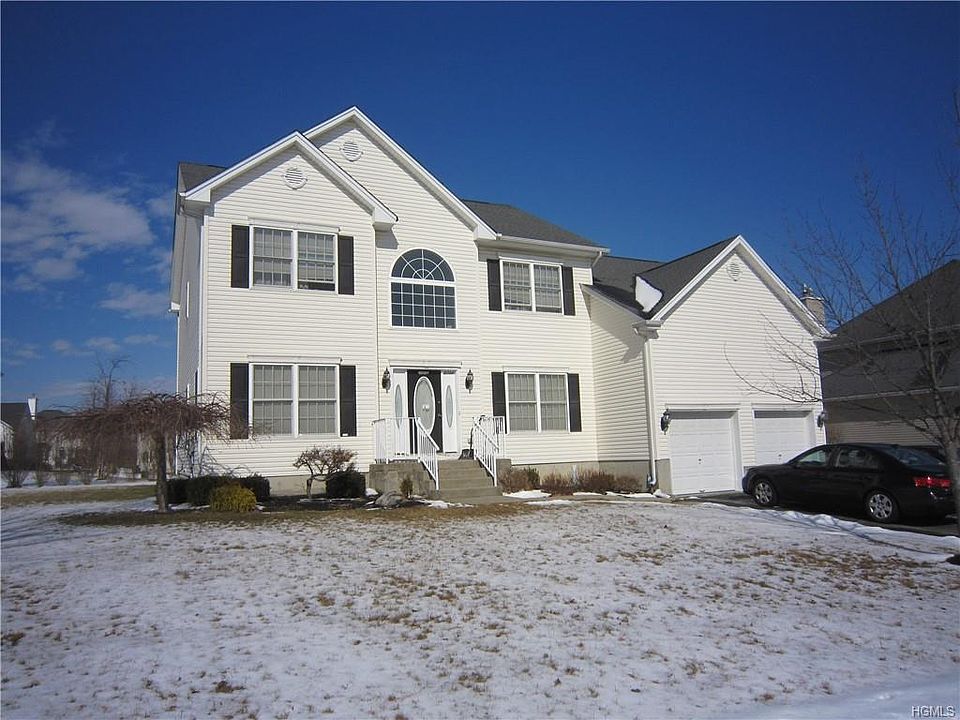 1st image of 2704 Colonial Dr