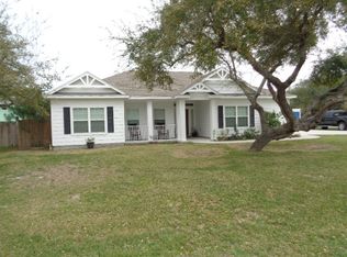 1130 Hickory Ave, Rockport, TX 78382