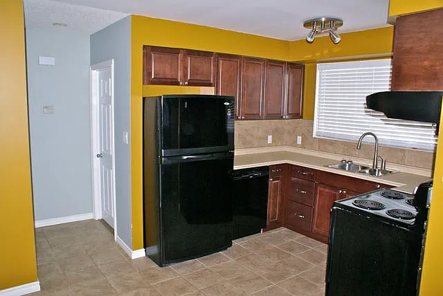 3 Bed 3 Bath Fully Finished Dbl Garage Delwood Edmonton — Photo 2