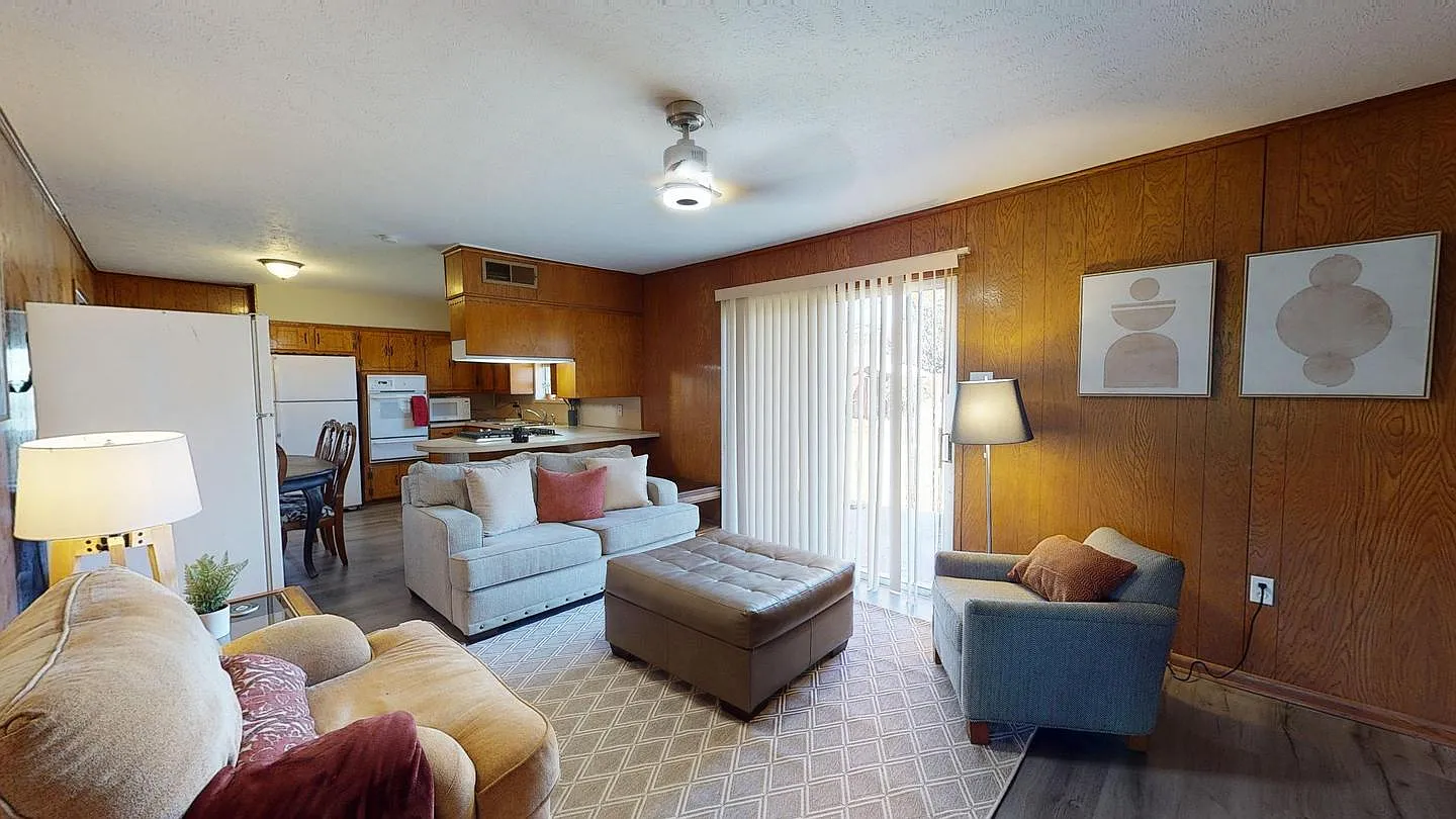 Beautiful Rowlett home with modern comfort and lakeside convenience — Photo 2