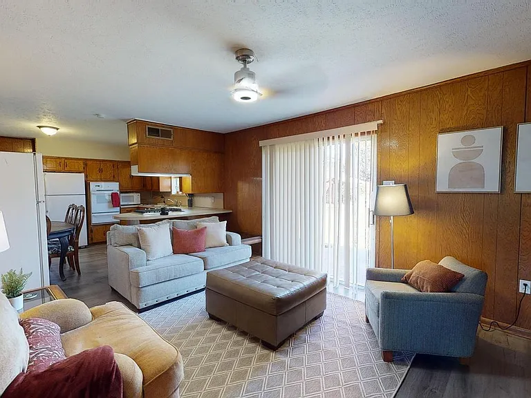 4106 Skyline Dr — Photo 2