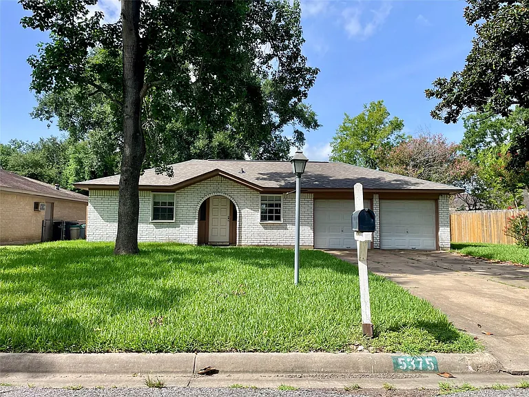 5375 Little John Ln — Photo 2