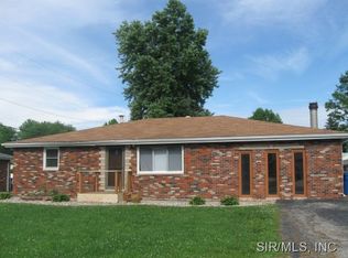112 Nelson Dr, Bethalto, IL 62010