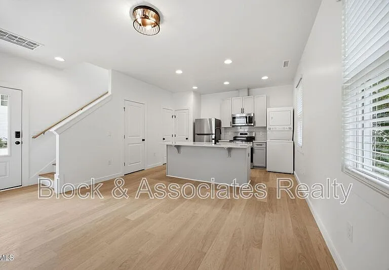 2815-103 Wilcox Pl — Photo 15