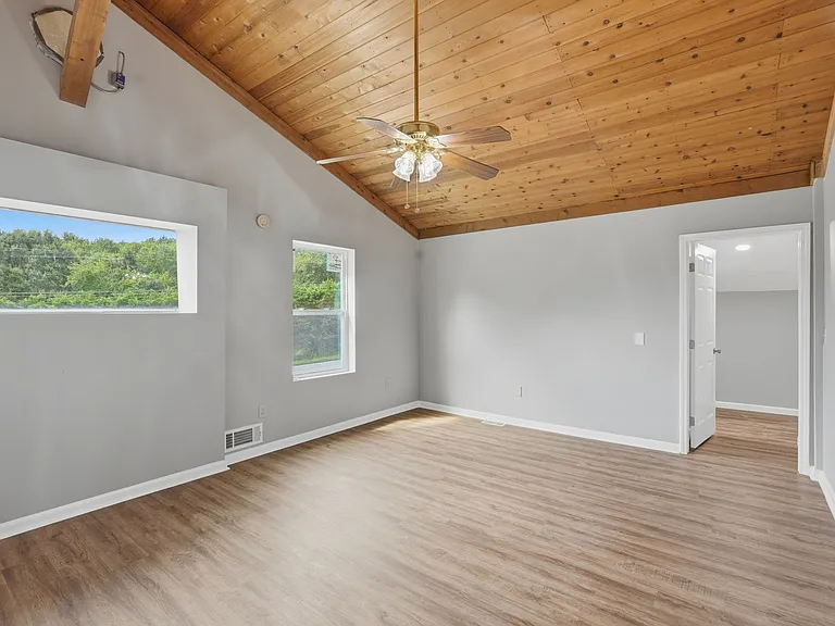 7134 Williams Rd — Photo 16