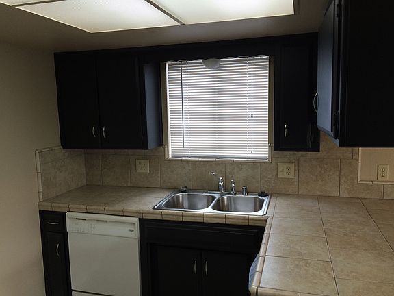 2nd image of 1411 W Buena Vista Ct