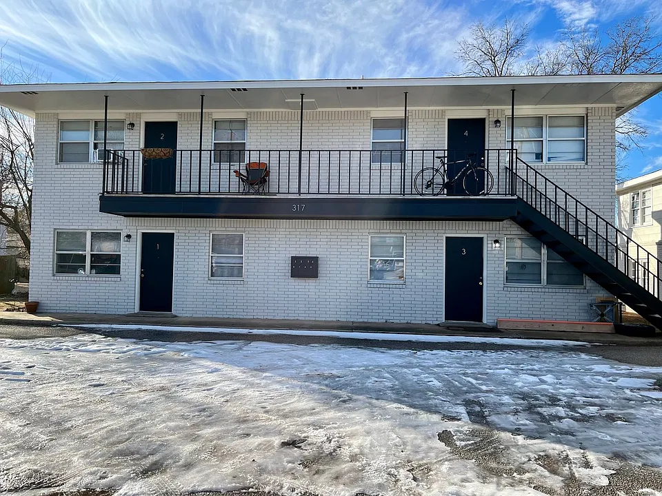 317 W Matthews Ave