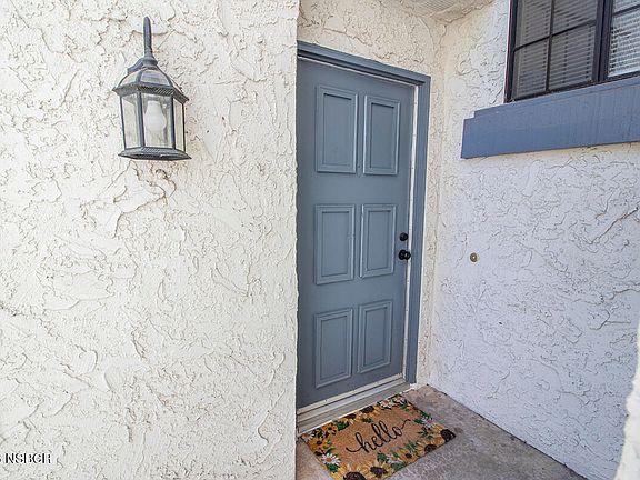 3rd image of 582 Northpoint Cir