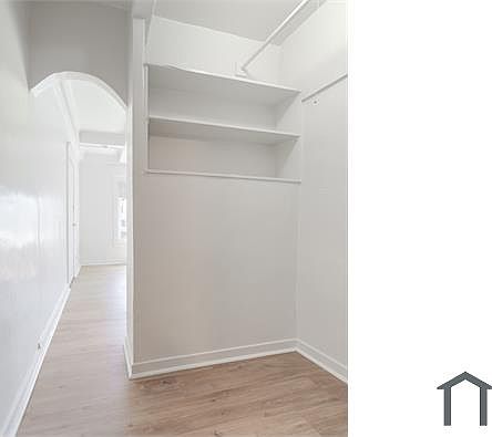 3rd image of 5432 S Figueroa St