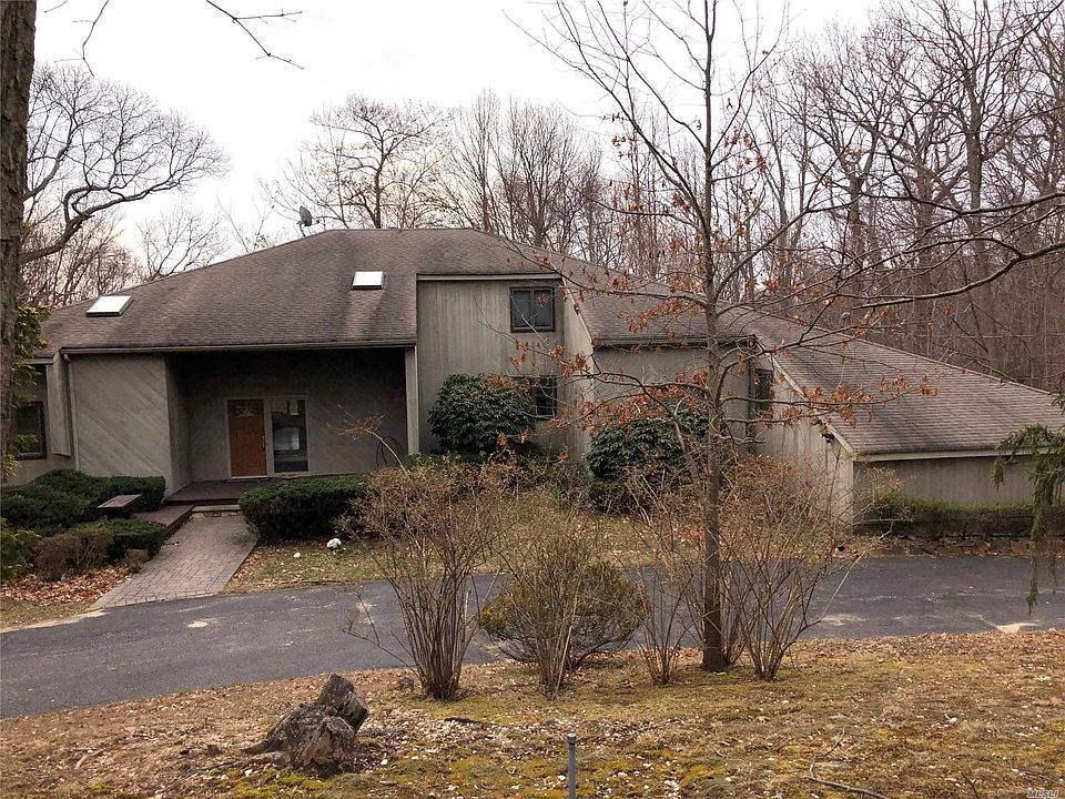 1st image of 7 Oakwood Dr W