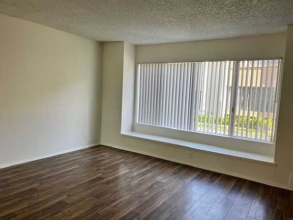 4th image of 1347 Iguana Cir