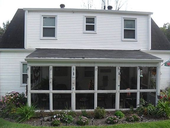 4th image of 409 Holt Ave