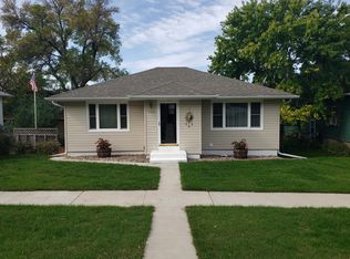 703 5th Ave NW, Mandan, ND 58554