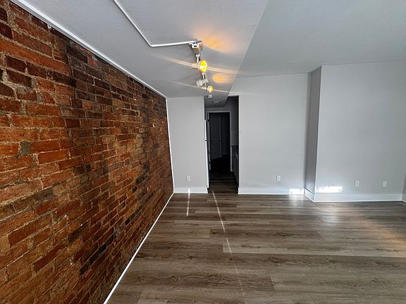 3rd image of 535 Liberty Hl APT 3