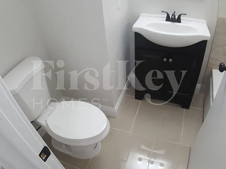 1209 Ralph Cir — Photo 8