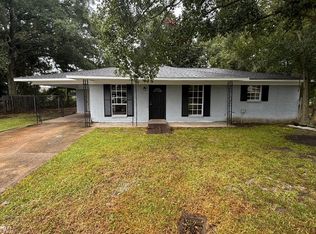3601 Julia Cir, Moss Point, MS 39563