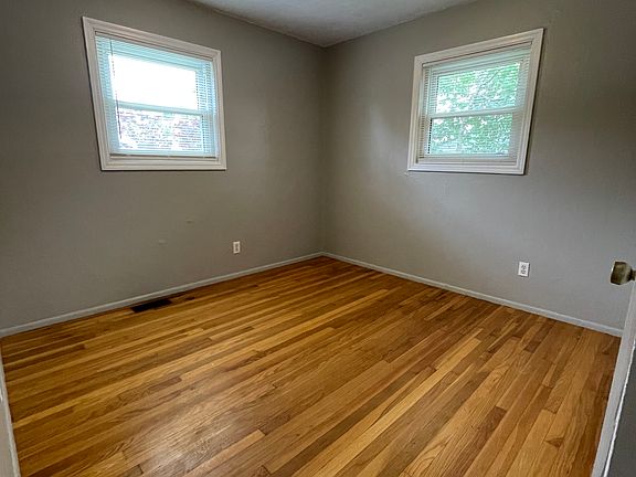 4th image of 152 W Goodman Dr