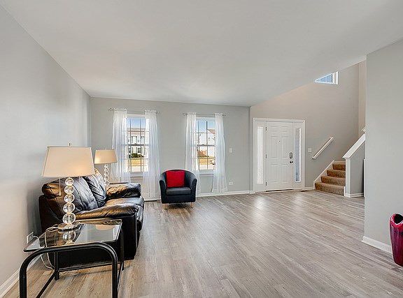 5th image of 2816 Stonebridge Dr
