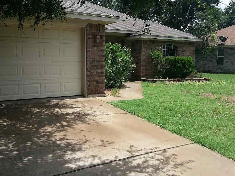 1st image of 9 Bluebonnet Dr