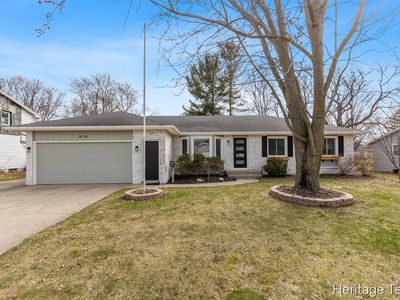 8116 Birchwood Ave, Jenison, MI, 49428