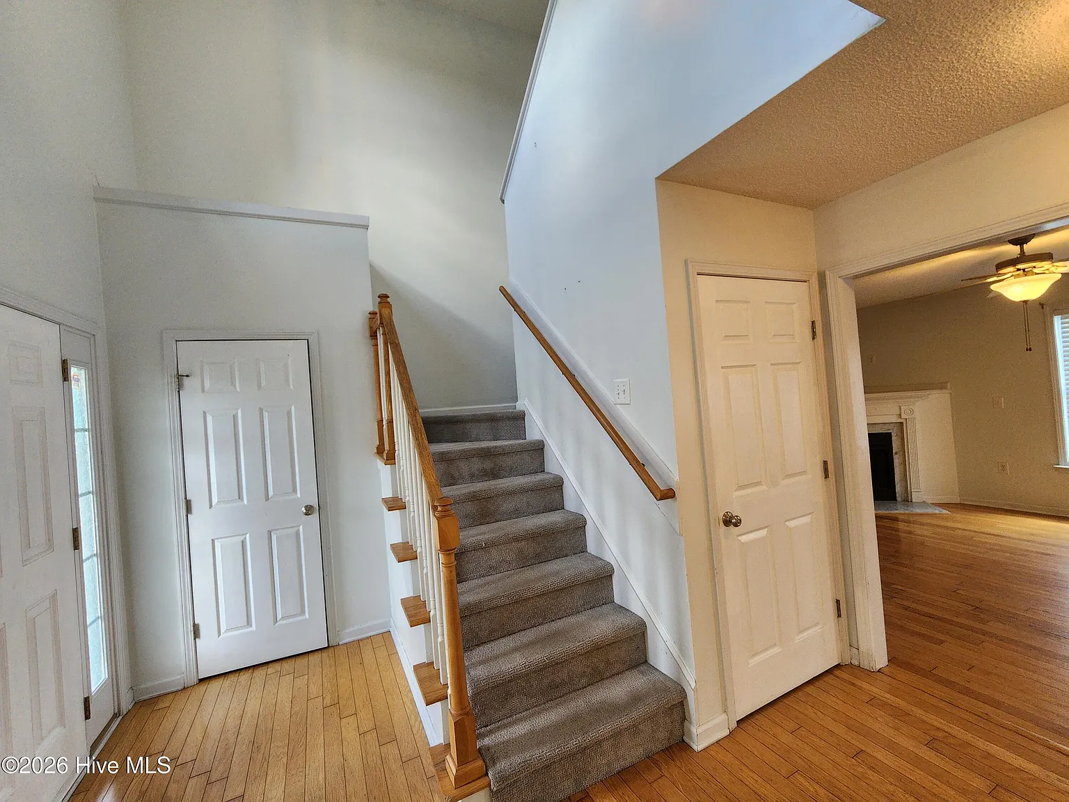 3 bed, 2.5 bath, $2,050 — Photo 4