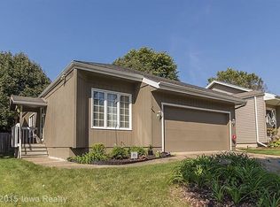732 Knolls Ct, West Des Moines, IA 50265