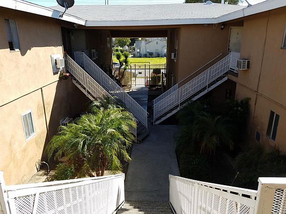 2nd image of 606 W 16th St APT 4