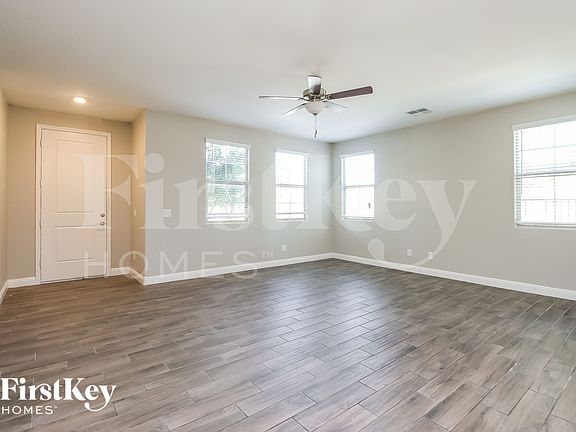 2nd image of 305 N Sunrise