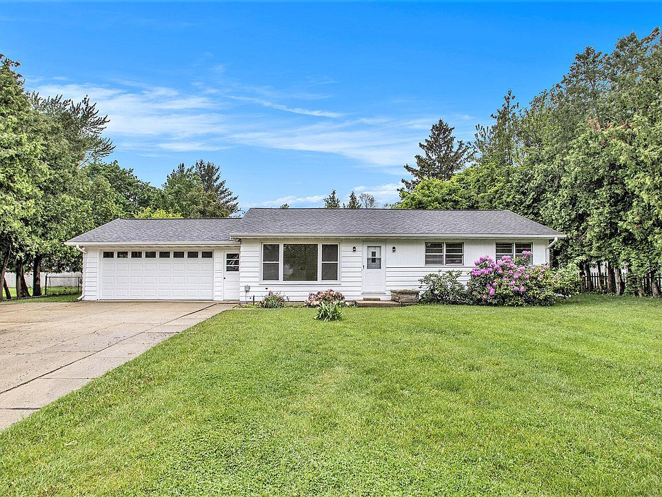 1st image of 120 Marigold Ave
