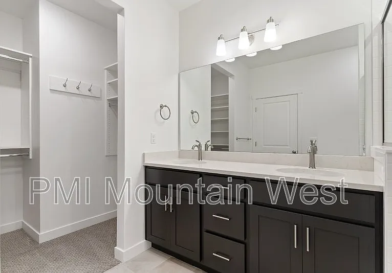 1836 W Red Twilight Ln — Photo 20
