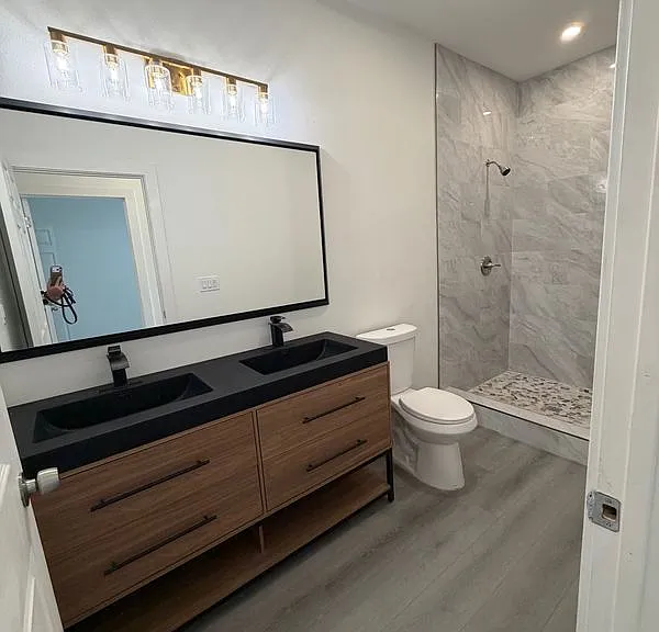 2427 W Southcross Blvd #1 — Photo 9