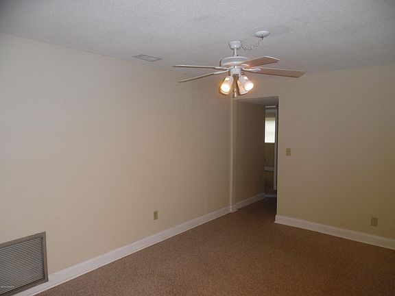 5th image of 2621 Wilmette Ave