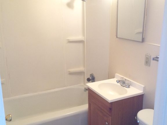 5th image of 414 E Kirwin Ave