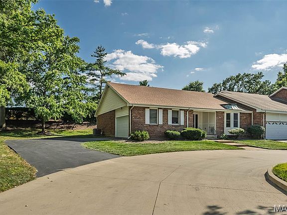 2nd image of 2477 Baxton Way
