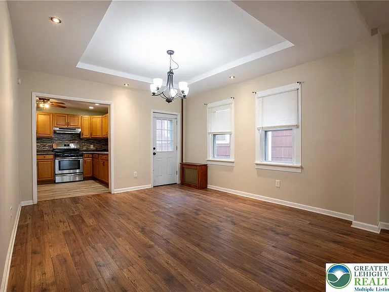 68 S Meade St — Photo 10