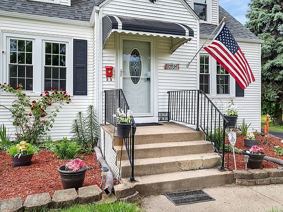 3rd image of 10934 S Nagle Ave