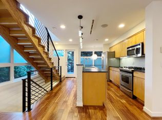 712 26th Ave S #B, Seattle, WA 98144