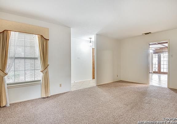 5th image of 4138 Clear Spring Dr