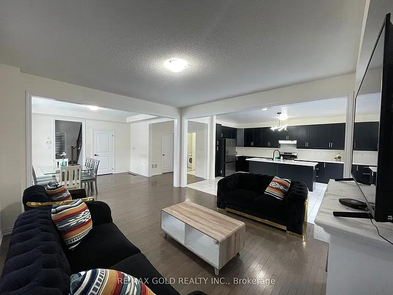 537 Veterans Dr — Photo 33