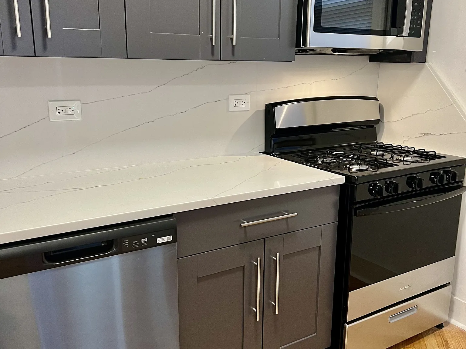 2 bed, 950 sqft, $1,650 — Photo 3