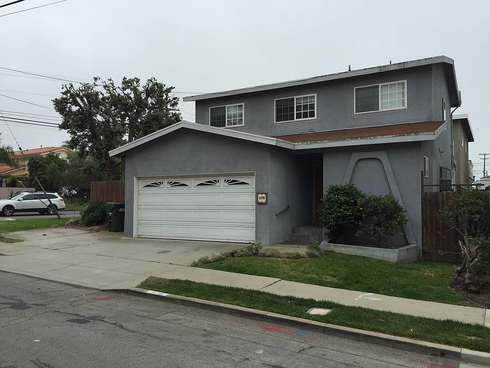 Home Exterior,2 car garage