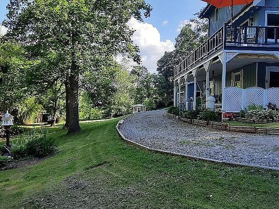 2 levels of expansive porch