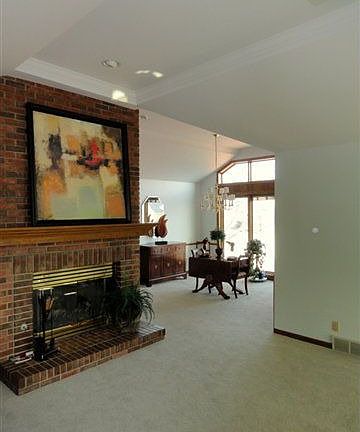 5th image of 829 N 131st Ct