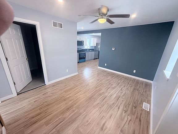 3rd image of 815 Jackson St #2