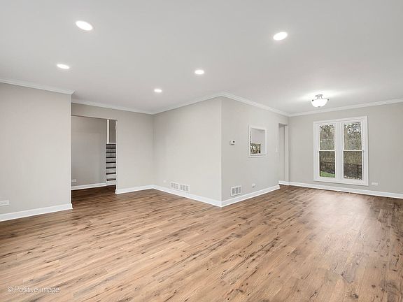 3rd image of 30W243 Wiant Rd