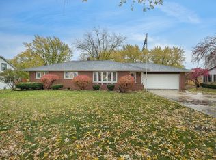 645 Schomer Rd, Aurora, IL 60505