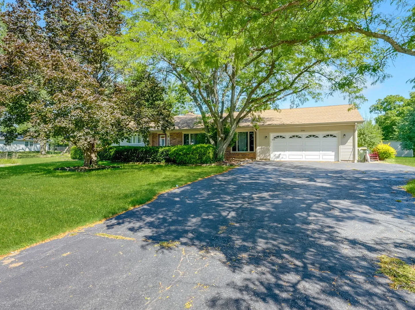5 bed, 2148 sqft, $4,200 — Photo 3