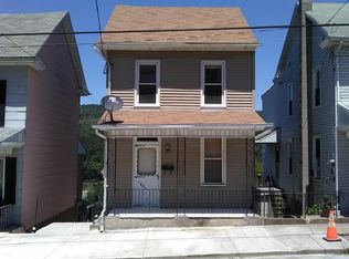 1227 Pulaski Ave, Coal Township, PA 17866